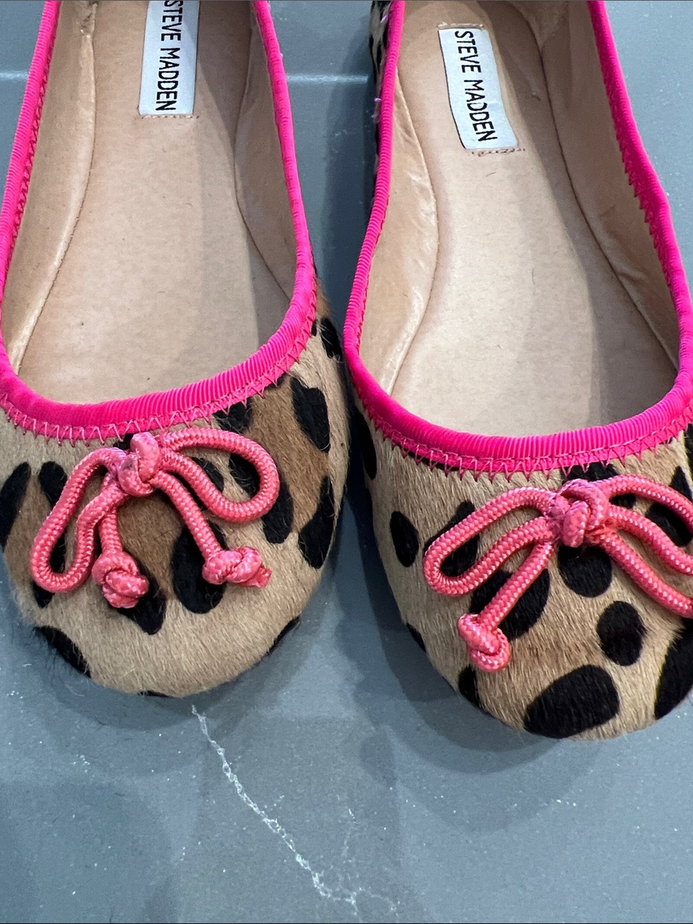 Steve Madden Leopard Ballet Flats with Hot Pink Trim US 7.5 - Picture 2 of 7